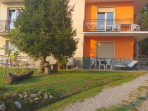 Haus of Bellini Fino Del Monte